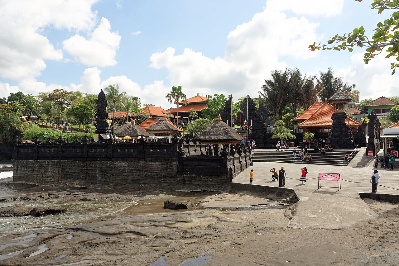 Tanah Lot, Bali, Indonesia, 20220827 0957 1098.jpg