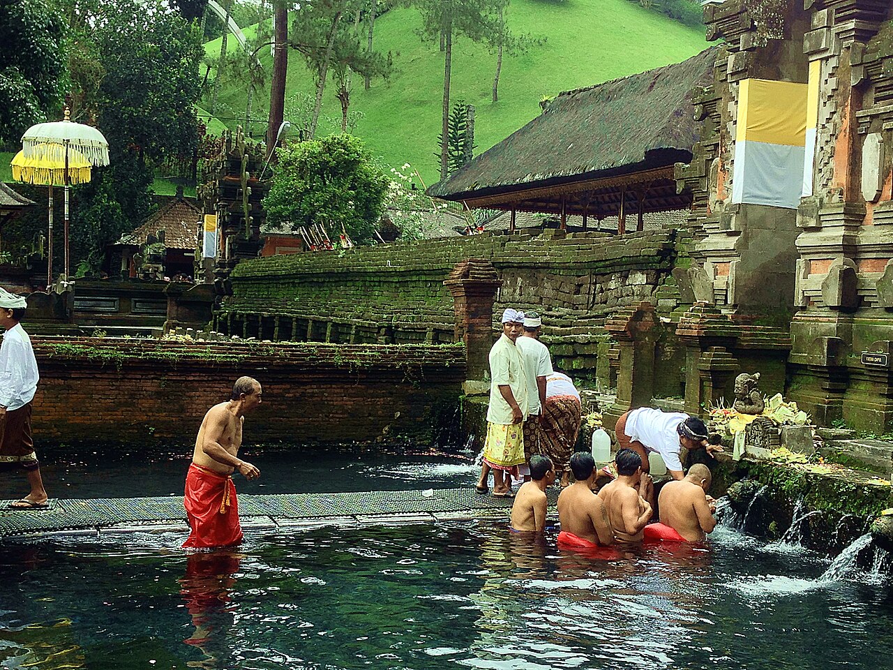 Pura Tirta Empul, Ubud, Bali, Indonesia.JPG